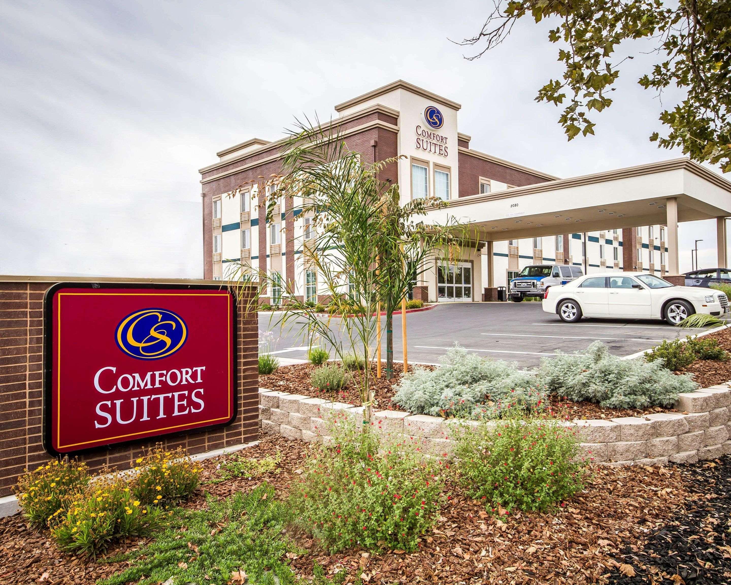 Comfort Suites Woodland - Sacramento Airport Экстерьер фото